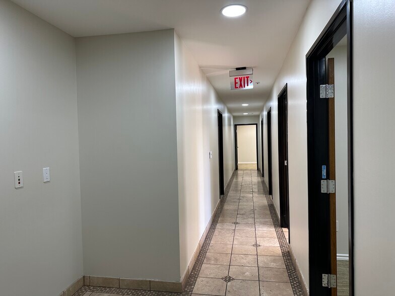 More Photos Of 20821 Dearborn St, Chatsworth Warehouse For Sale