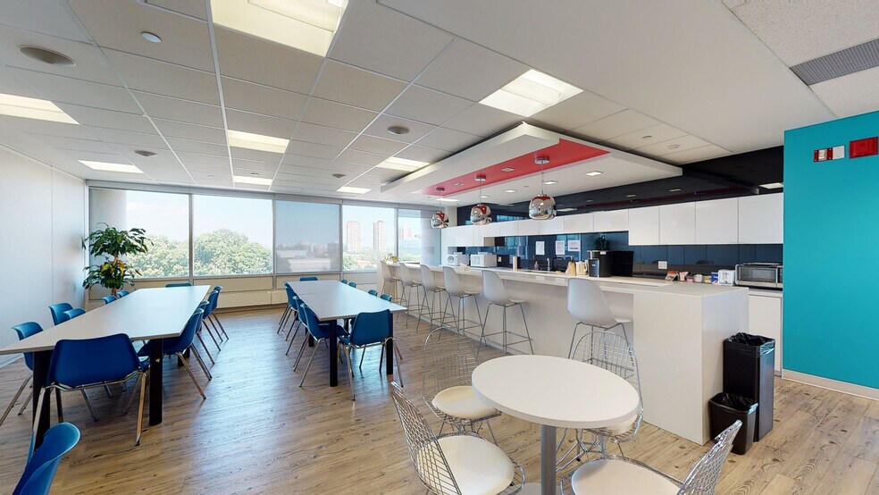 More Photos Of 895 Don Mills Rd, Toronto Office For Lease