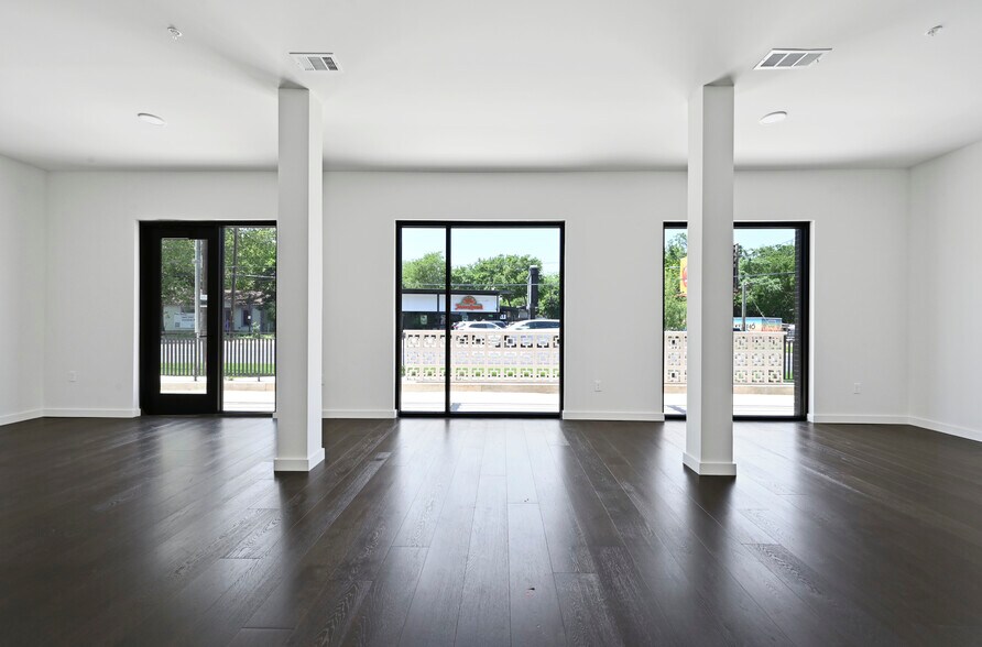 More Photos Of 2209 S First St, Austin Apartments For Sale