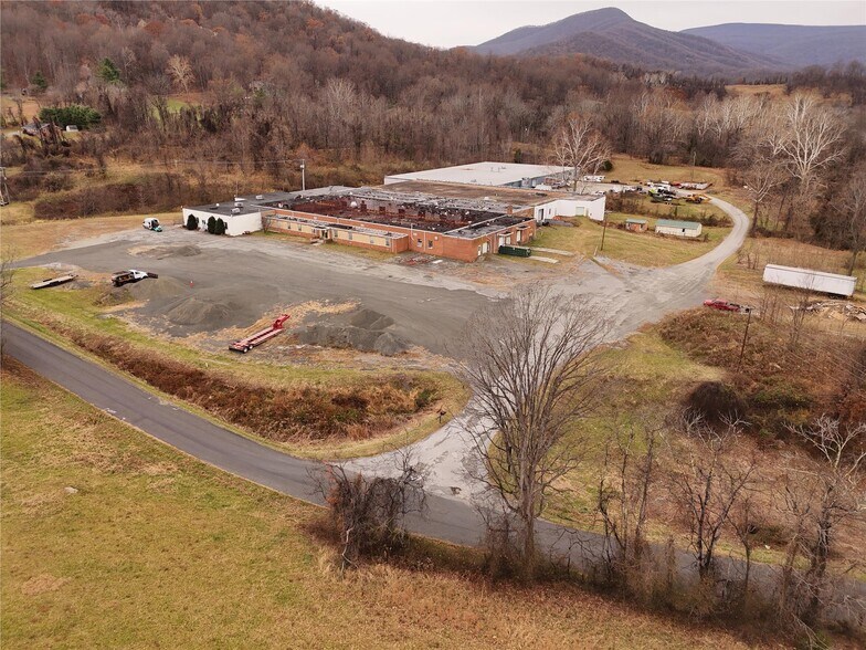 More Photos Of 113 Aileen Rd, Flint Hill Warehouse For Sale