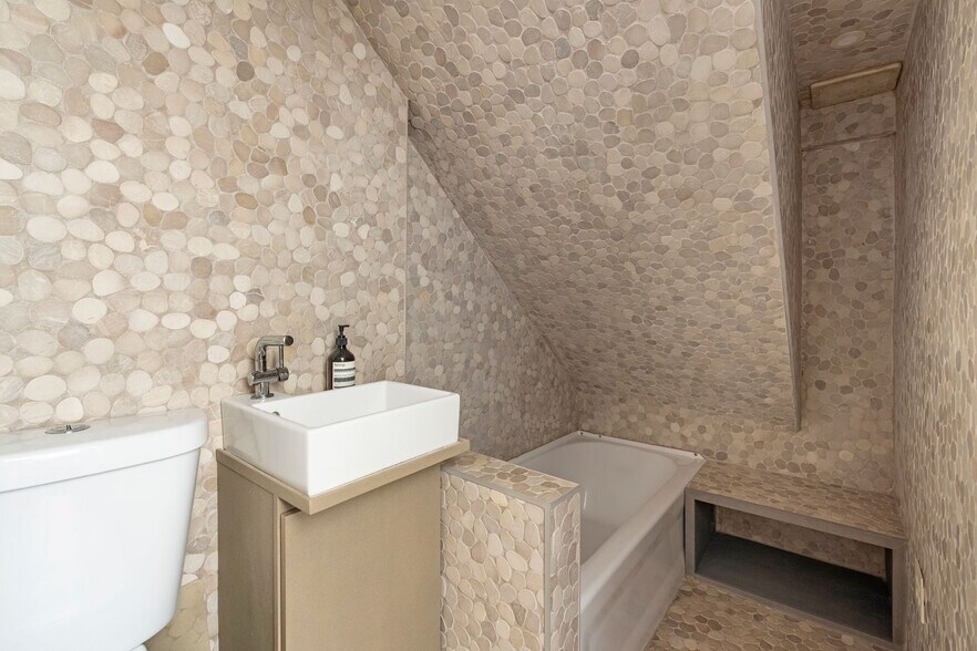 More Photos Of 977 Chung King Rd, Los Angeles Storefront Retail Residential For Sale