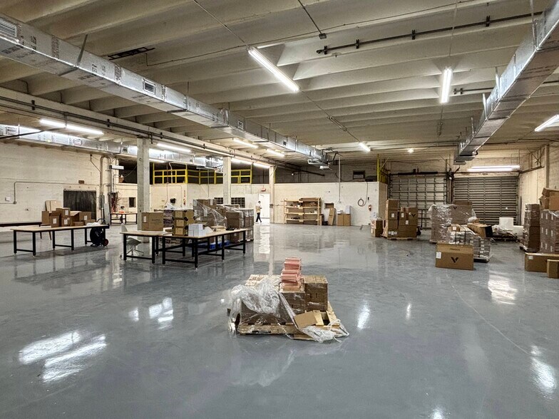 More Photos Of 1101 NW 72nd St, Miami Warehouse For Lease