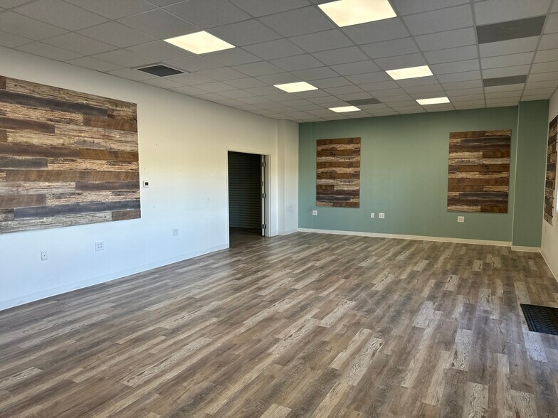 More Photos Of 872 Cottonwood Ln, Fernley Flex For Lease