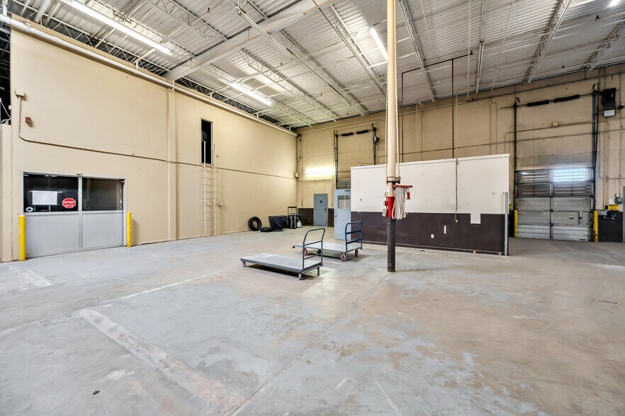 More Photos Of 701 W Loop 340, Waco Self Storage For Lease