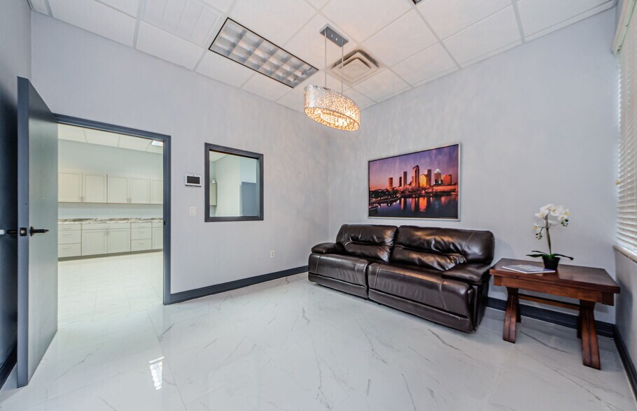 More Photos Of 3937 Tampa Rd, Oldsmar Medical For Lease