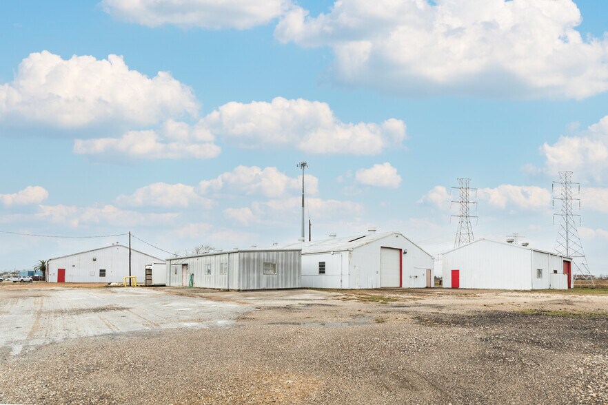 More Photos Of 2309 Zapata St, Freeport Warehouse For Sale
