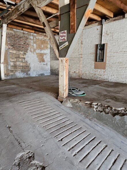 More Photos Of 5262 Bouldercrest Rd, Ellenwood Light Manufacturing For Sale