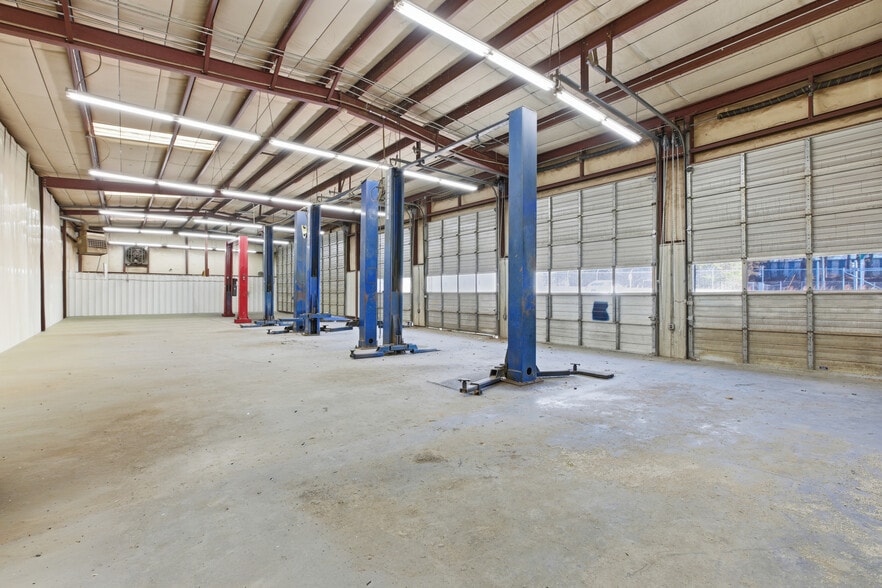More Photos Of 36 Mize Rd, Toccoa Light Manufacturing For Sale