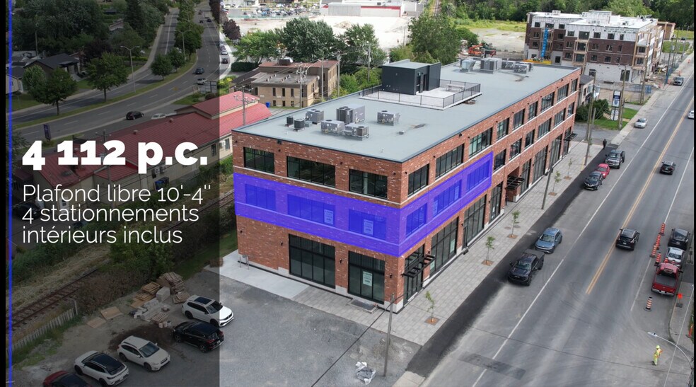 More Photos Of 2085 Rte Marie-Victorin, Varennes Storefront For Sale