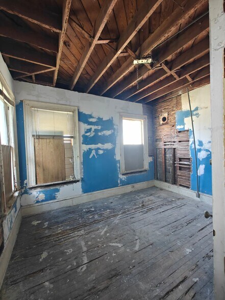 More Photos Of 2020 N Main St, Jacksonville Specialty For Sale