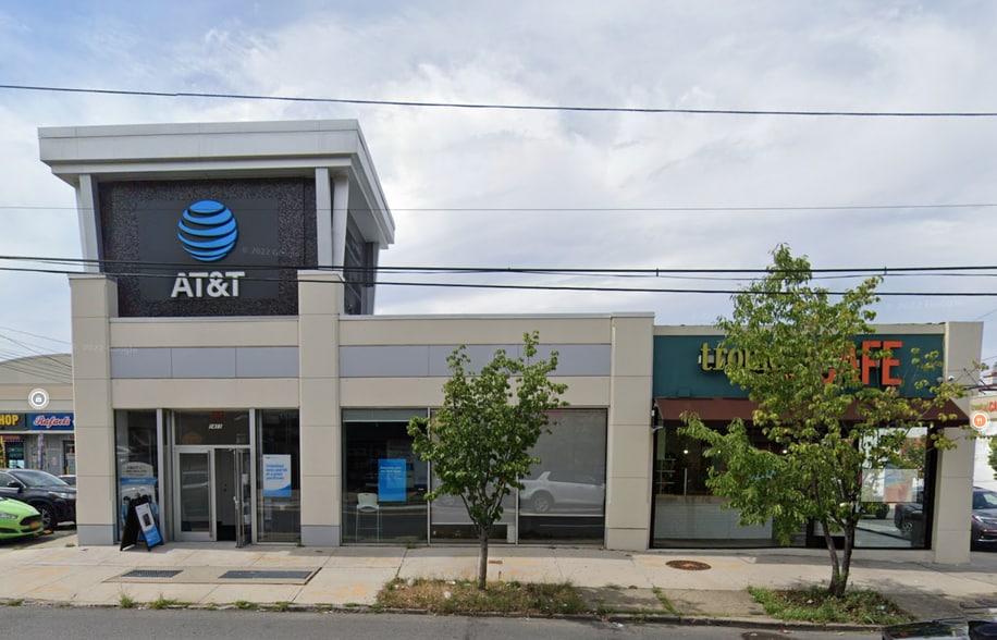 Primary Photo Of 1411 Forest Ave, Staten Island Restaurant For Lease