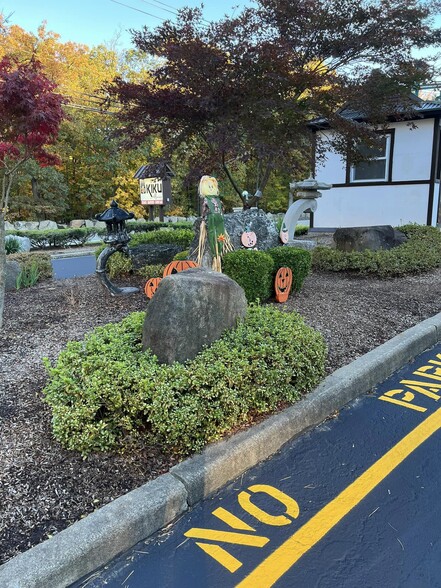 More Photos Of 385 US Route 9W, Alpine Restaurant For Sale