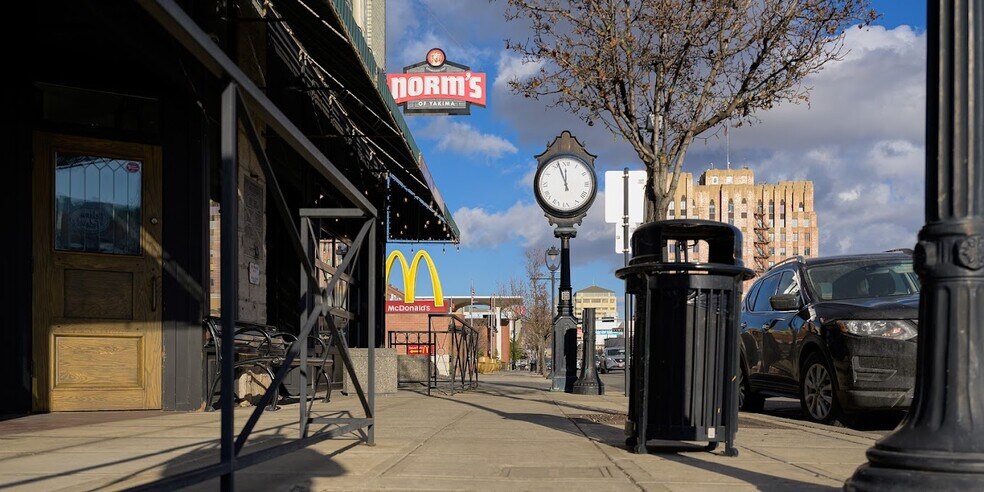 More Photos Of 5 N Front St, Yakima Restaurant For Lease