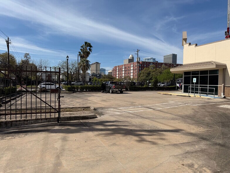 More Photos Of 2207 Crawford St, Houston Medical For Lease