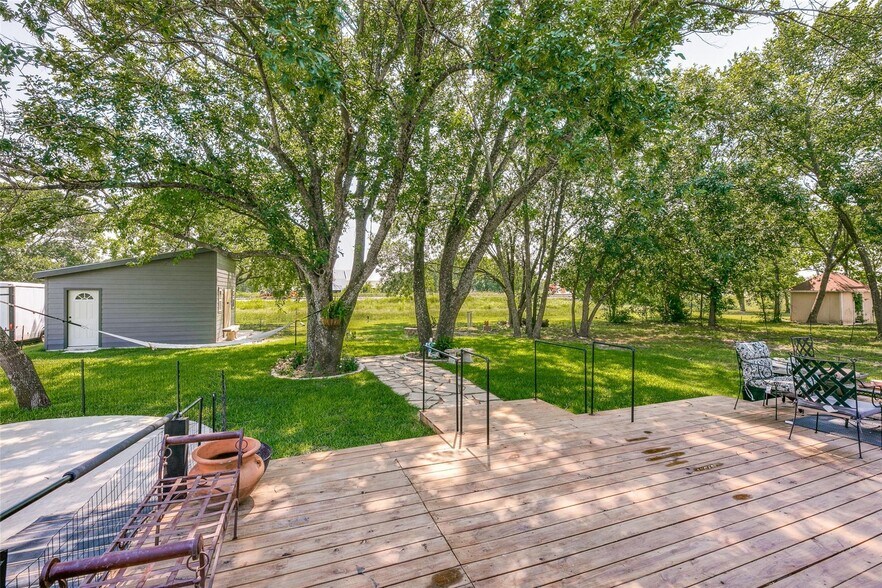 More Photos Of 407 E Broad St, Forney Office Residential For Sale