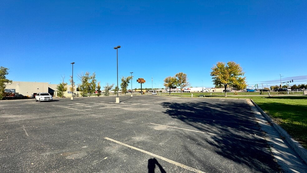 More Photos Of 3333 Hwy 10 E, Moorhead Restaurant For Lease