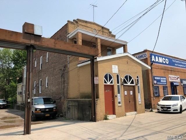 More Photos Of 1025 E Gun Hill Rd, Bronx Office For Lease