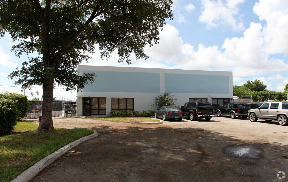 More Photos Of 1852-1854 NW 21st St, Pompano Beach Warehouse For Lease