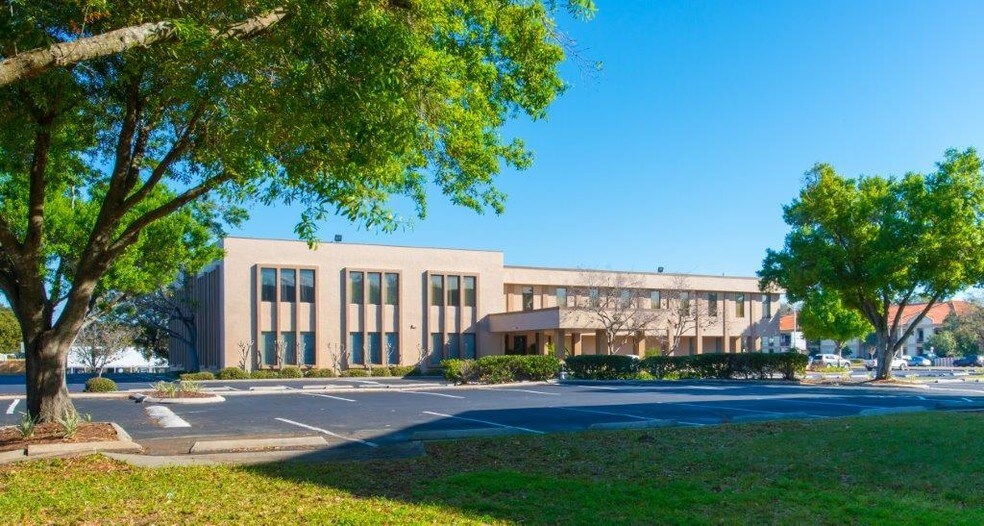 More Photos Of 1320 N Semoran Blvd, Orlando Office Residential For Lease