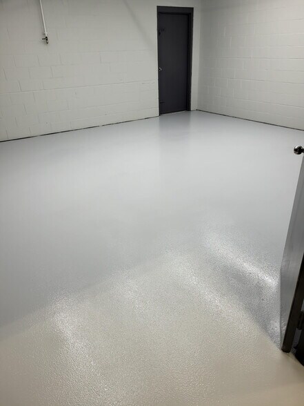 More Photos Of 2080 Fasan Dr, Tecumseh Service For Lease