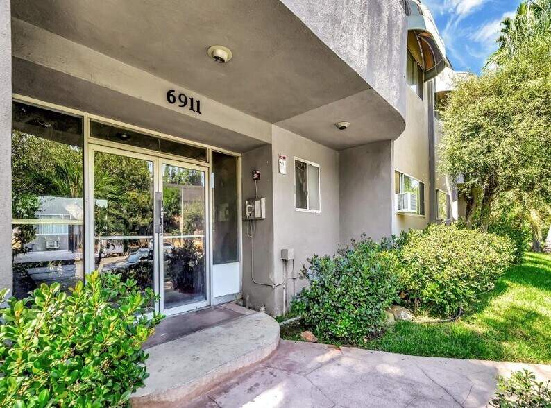 More Photos Of 6911 Haskell Ave, Van Nuys Apartments For Sale