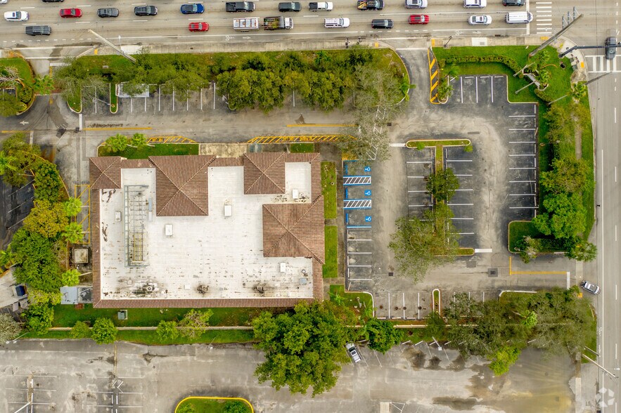 More Photos Of 2301 N University Dr, Sunrise Drugstore For Lease