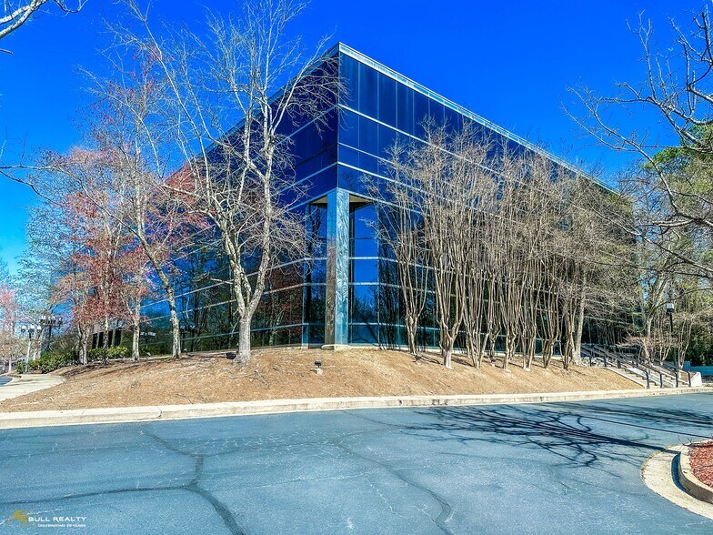 More Photos Of 3003 Chamblee Tucker Rd, Atlanta Office For Sale