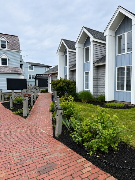 More Photos Of 3 Oak Bluffs Ave, Vineyard Haven Bank For Sale
