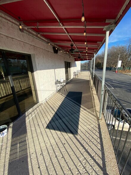 More Photos Of 330 E 135th St, Kansas City Restaurant For Sale