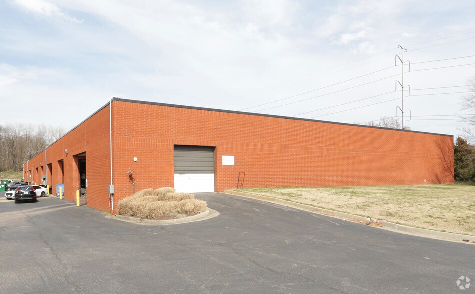 More Photos Of 5100-5190 Commerce Rd, Richmond Unknown For Lease