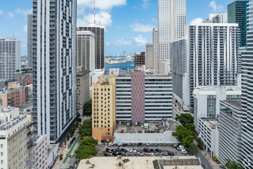 More Photos Of 150 SE 2nd Ave, Miami Office For Sale