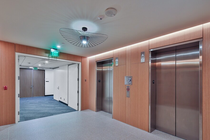 More Photos Of 888 S Figueroa St, Los Angeles Office For Lease