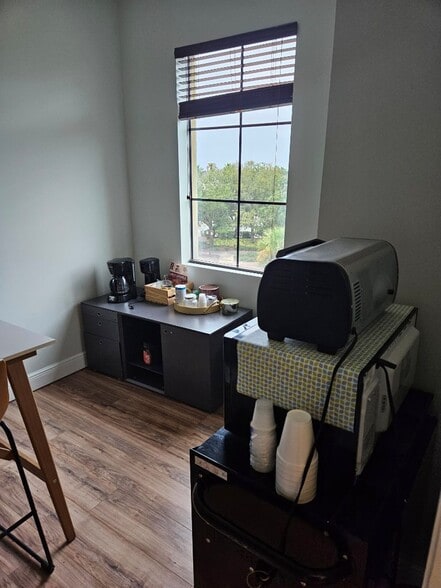 More Photos Of 7065 Westpointe Blvd, Orlando Medical For Sale