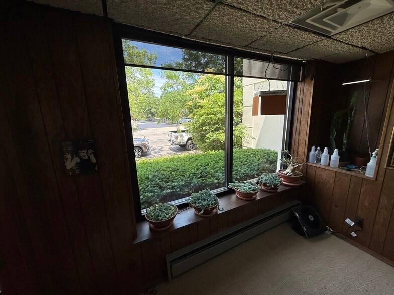 More Photos Of 517-523 W 9 Mile Rd, Ferndale Flex For Sale