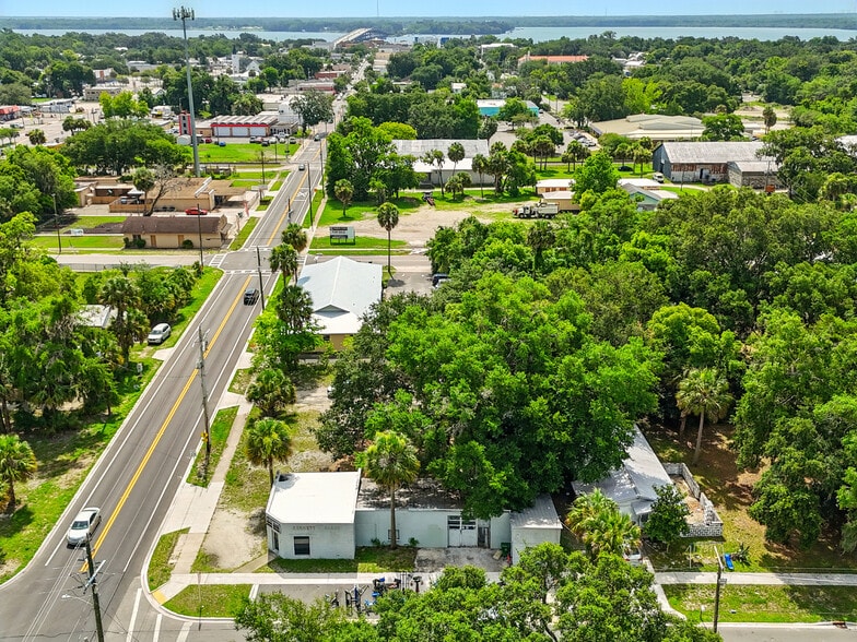 More Photos Of 1321 St Johns Ave, Palatka Service For Sale