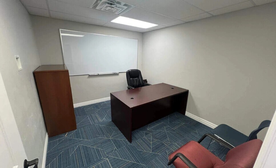 More Photos Of 2070 W Broadway St, Idaho Falls Office For Lease