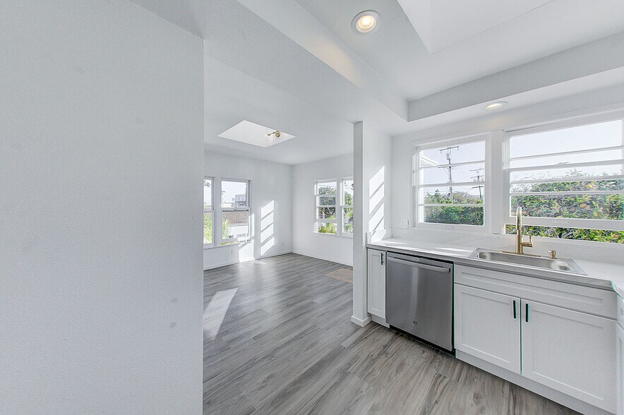 More Photos Of 1147 24th St, Santa Monica Apartments For Sale