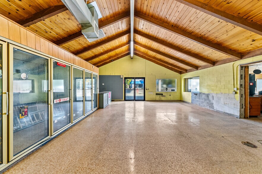 More Photos Of 21823 Highway 62, Shady Cove Storefront For Lease