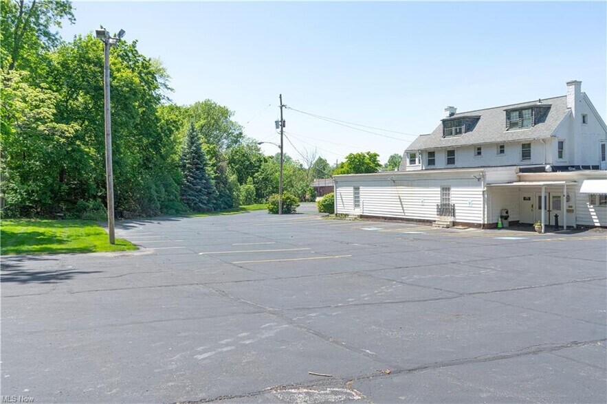 More Photos Of 21950 Euclid Ave, Euclid Office For Sale