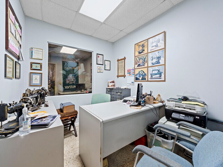 More Photos Of 4301 Palm Ave, Hialeah Unknown For Lease