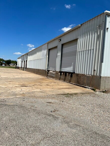 More Photos Of 6200 Melrose Ln, Oklahoma City Warehouse For Lease