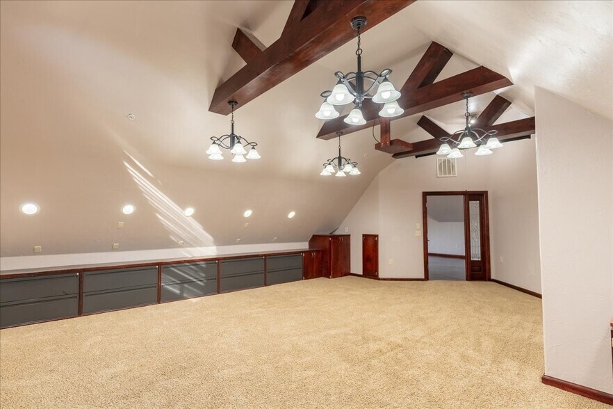 More Photos Of 4242 N Meridian Ave, Oklahoma City Office For Sale