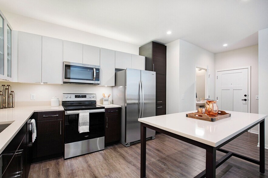 More Photos Of 6201 Johnson Dr, Mission Apartments For Lease