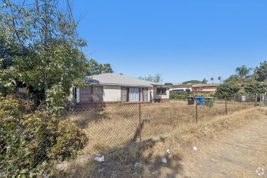 More Photos Of 11523 Sproule Ave, Pacoima Land For Sale
