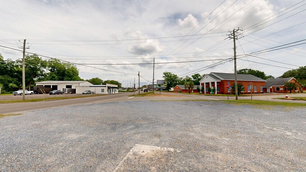 More Photos Of 716 S Main St, Enterprise Auto Repair For Sale