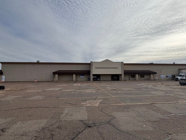 Primary Photo Of 17158 County Highway J, Chippewa Falls Supermarket For Lease