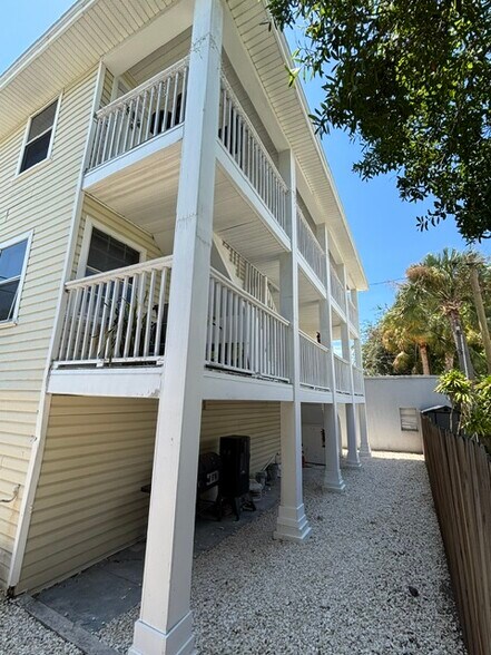 More Photos Of , Saint Petersburg Multifamily For Sale