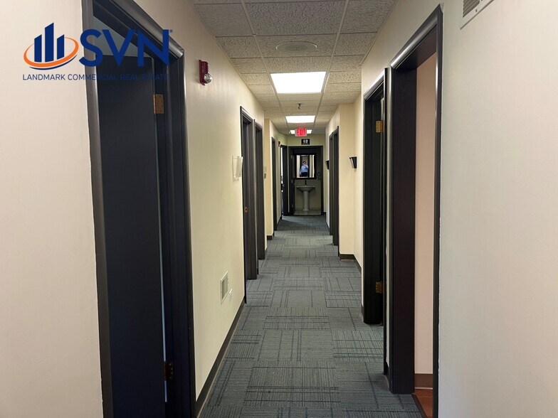 More Photos Of 511-515 Thornhill Dr, Carol Stream Unknown For Lease