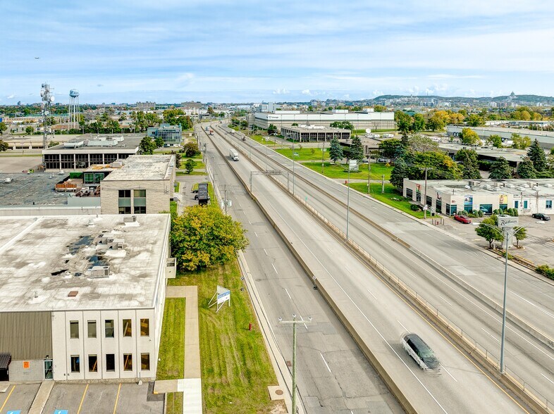 More Photos Of 6445 Ch de la Côte-de-Liesse, Montréal Distribution For Lease