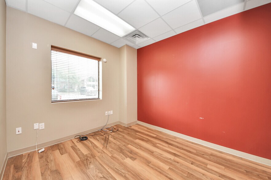 More Photos Of 3521 Town Center Blvd, Sugar Land Medical For Lease